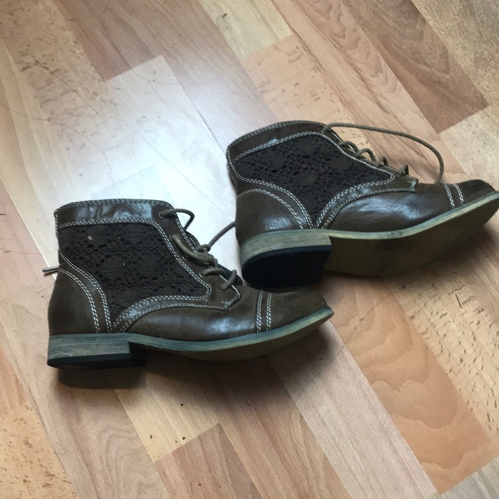 Ankle boots